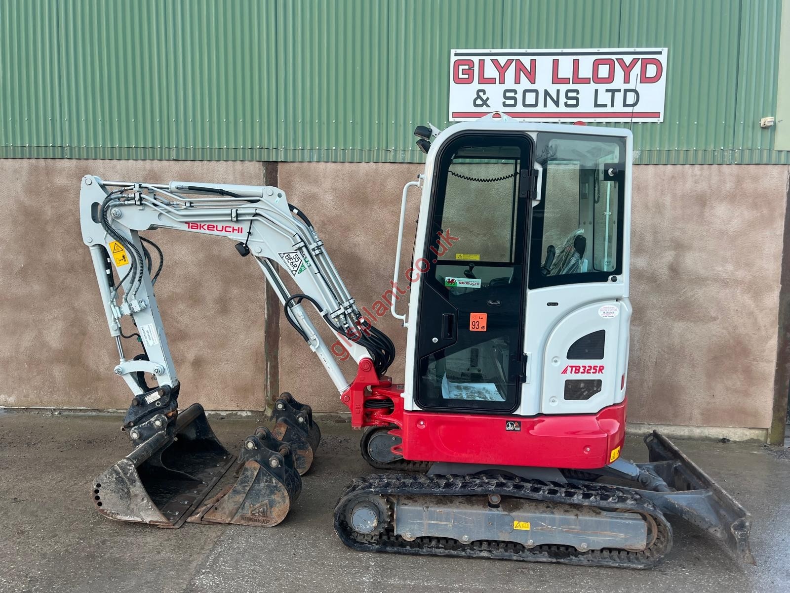 TAKEUCHI TB325R