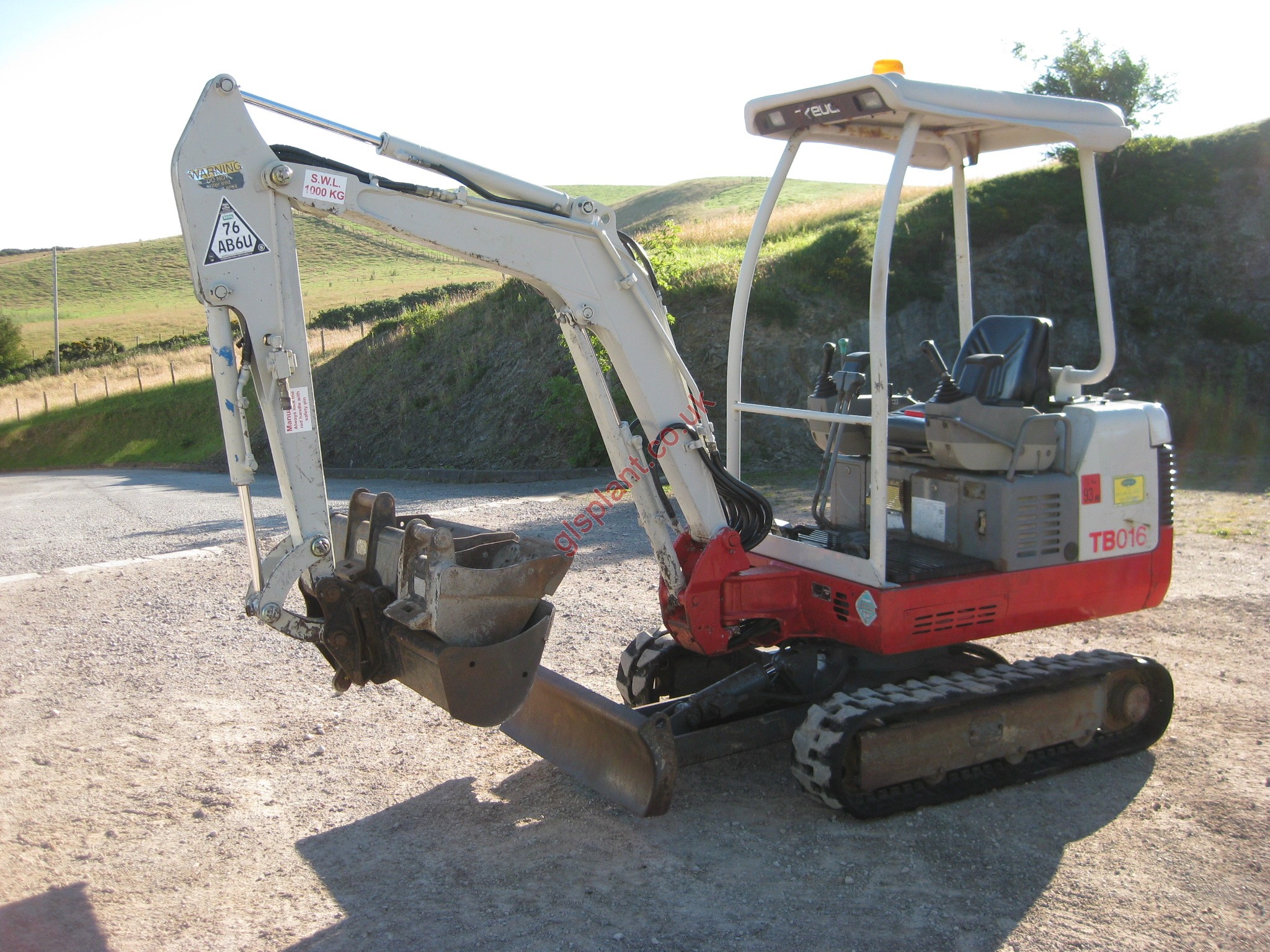 Takeuchi TB016