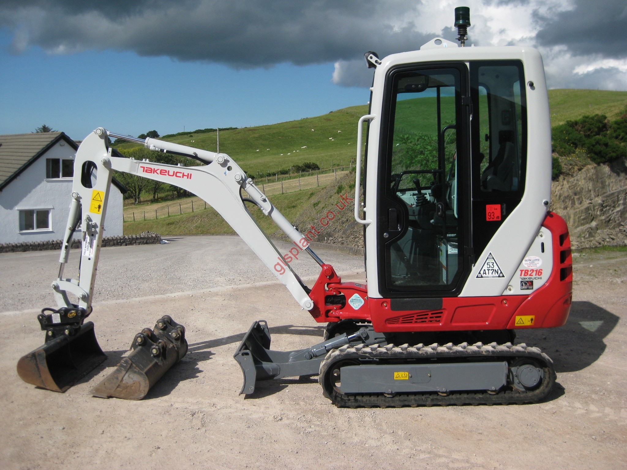 TAKEUCHI TB216