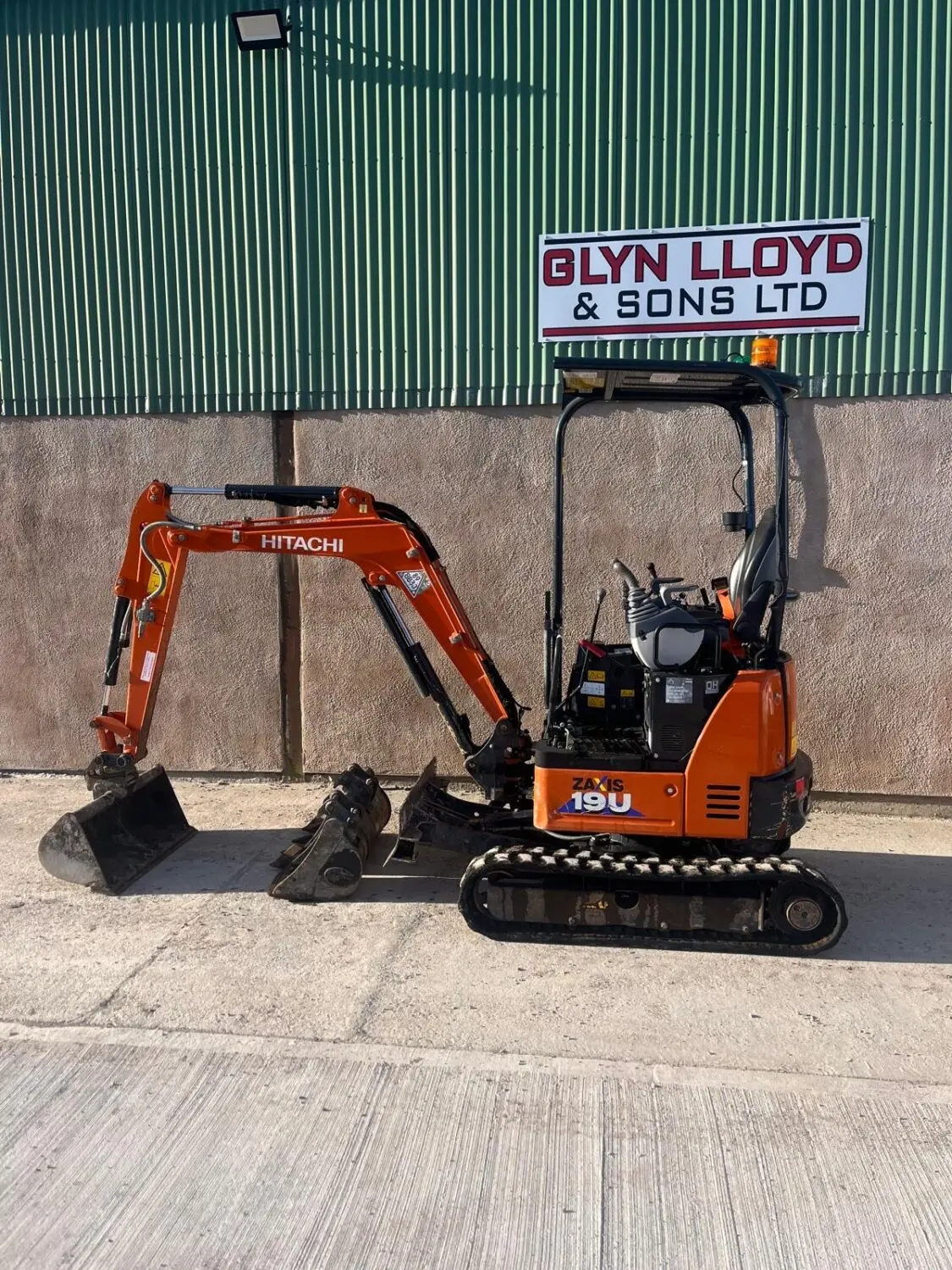 HITACHI ZX19U 2021