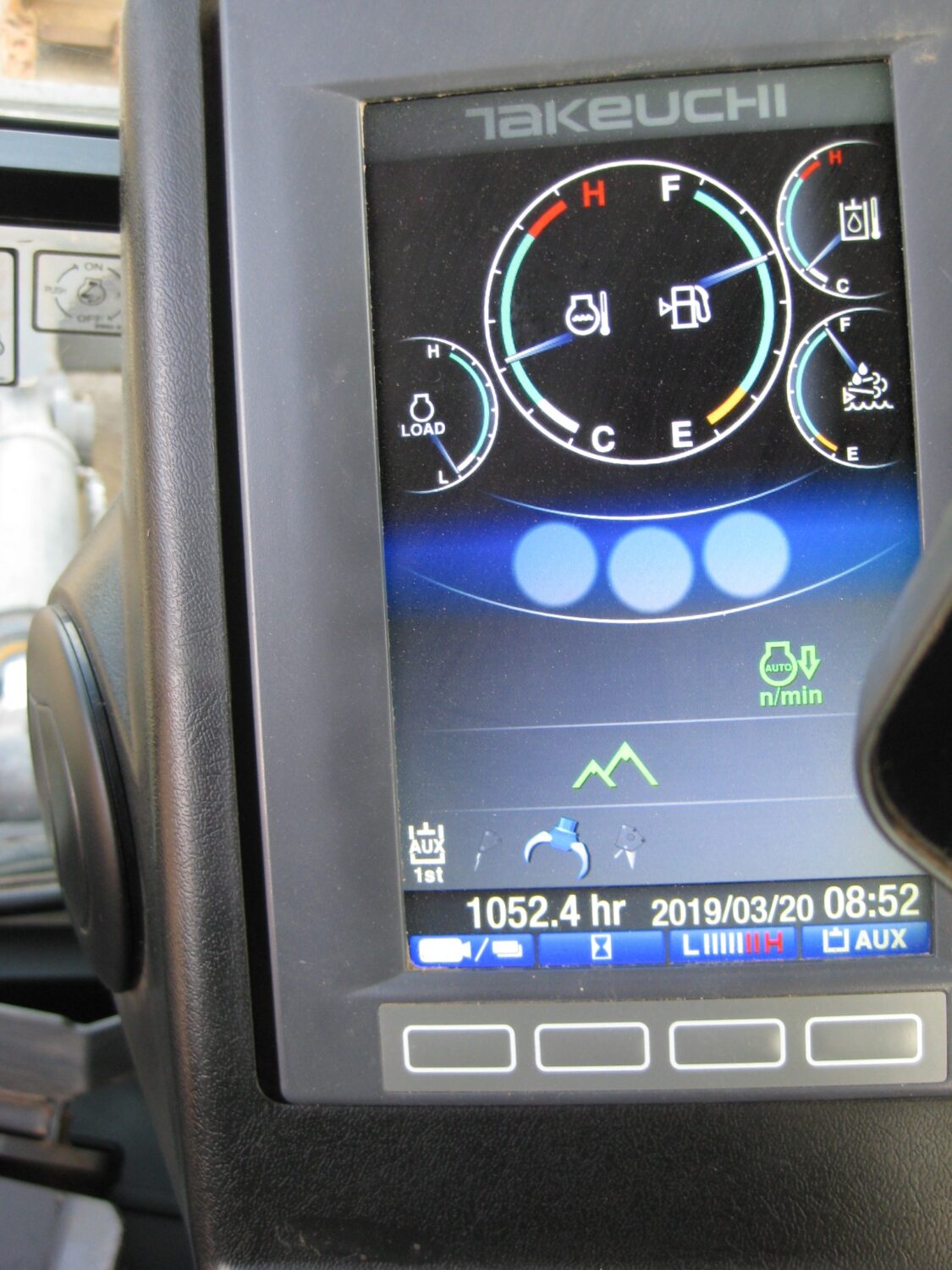 TAKEUCHI TB2150 - Image 9